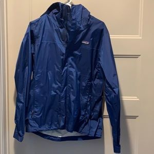 LIKE NEW Patagonia rain/light jacket!
